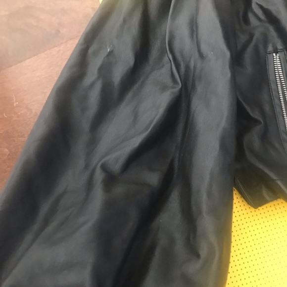 Zara basic faux leather jacket avec manches un peu bouffantes - Picture 6 of 11